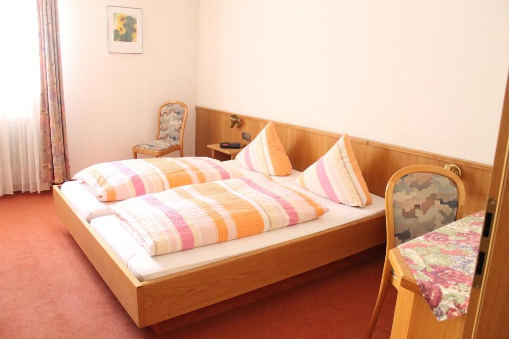 Gasthof Kreuz Hotell Heitersheim Rom bilde